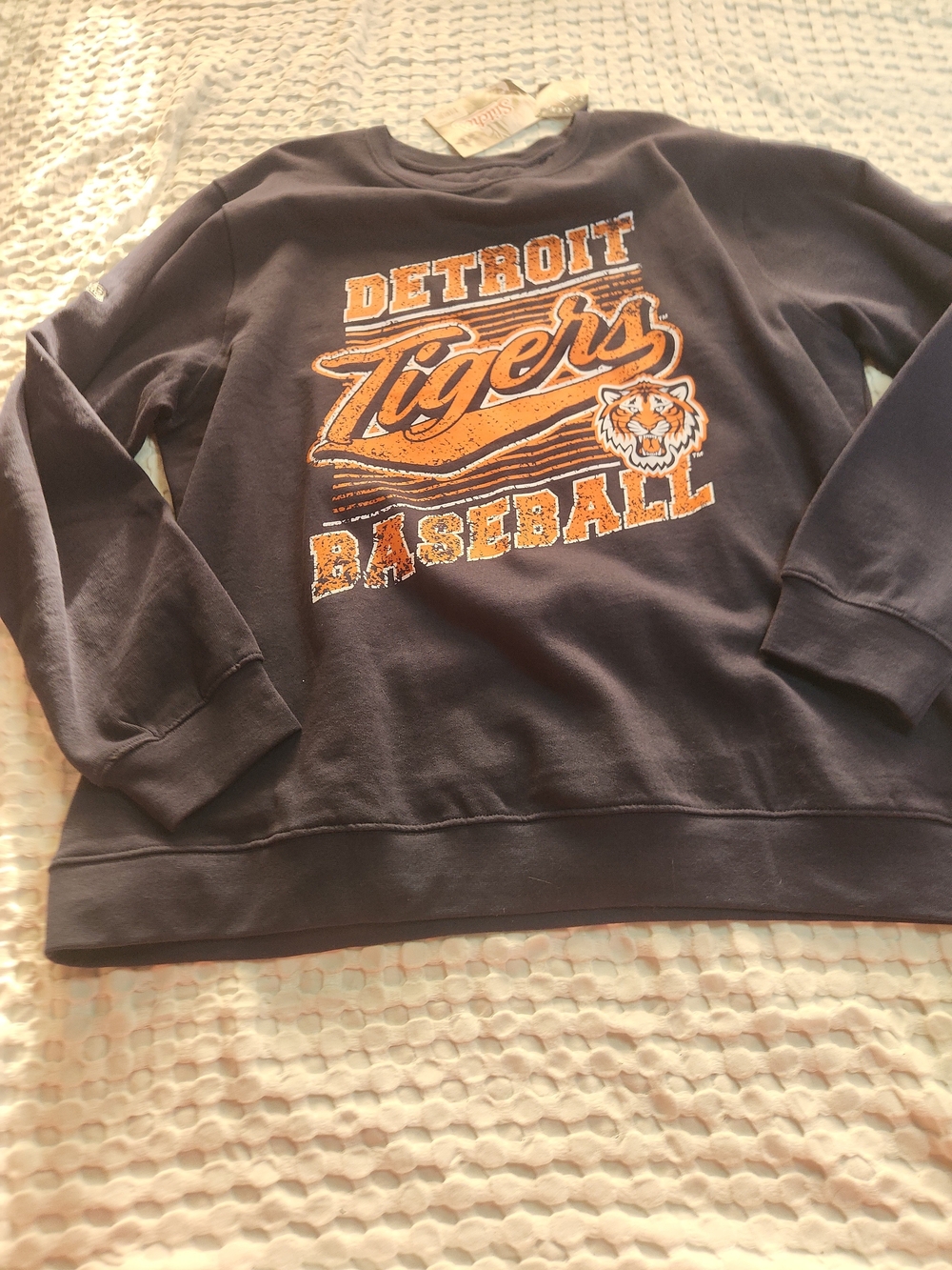 Detroit Tigers Navy Crewneck Sweatshirt with Orange Graphic